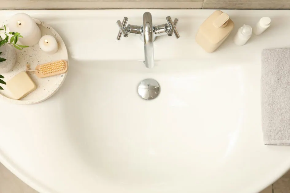 sparkling bathroom sink